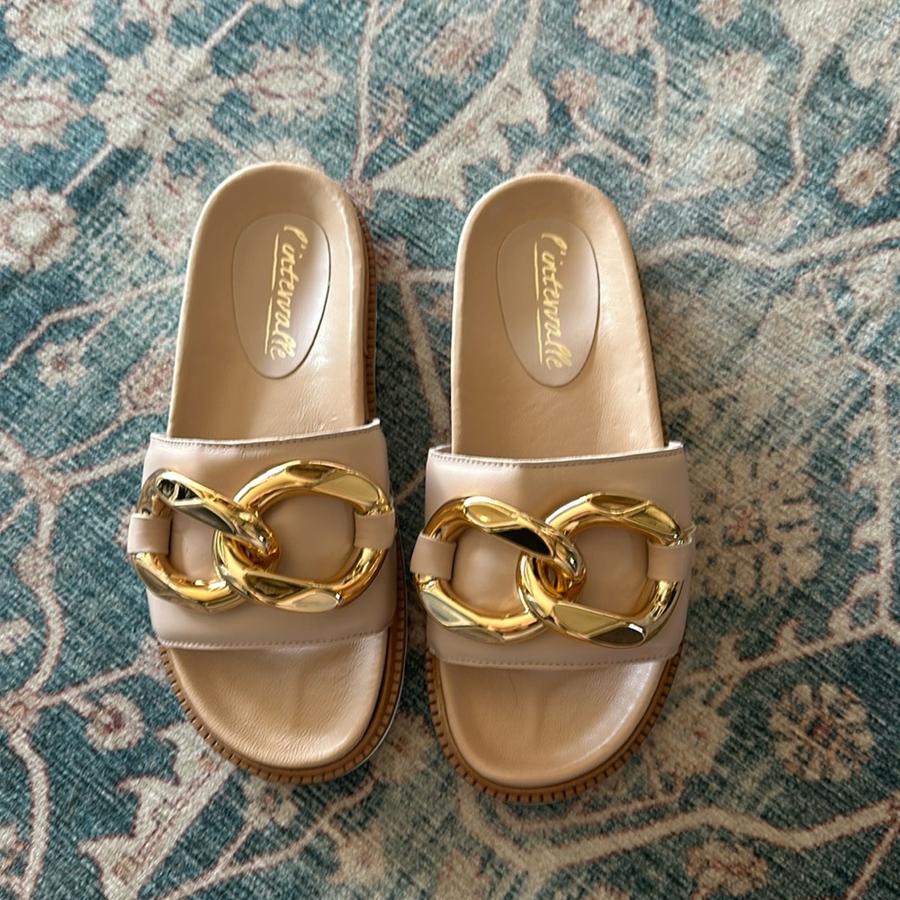 L’intervalle conquista slide sandal